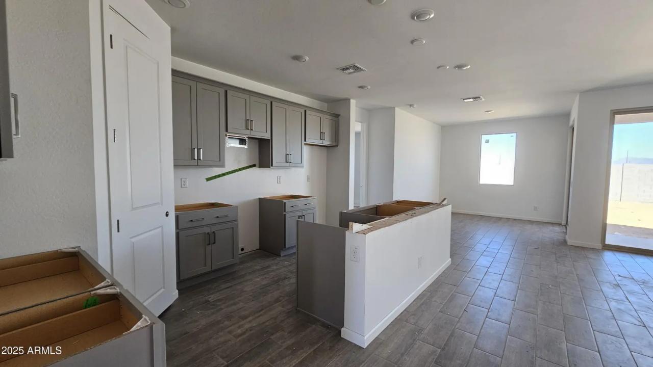 Real Estate Picture 9