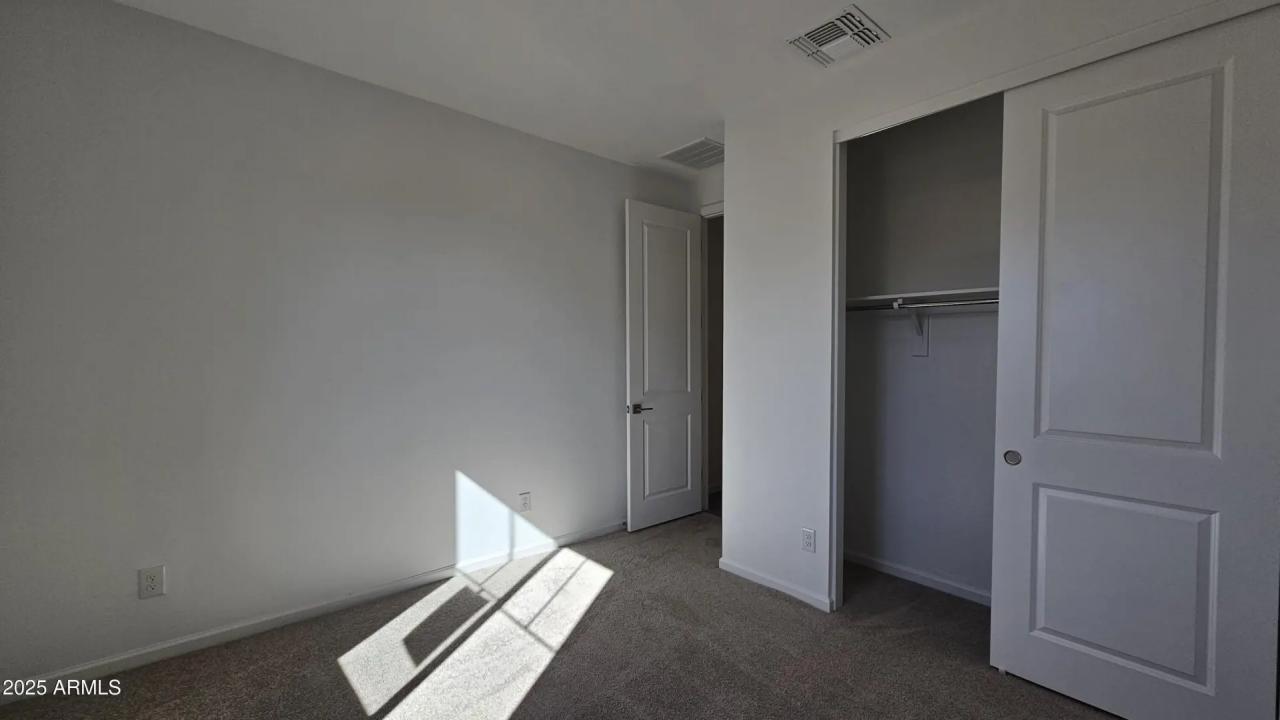 Real Estate Picture 5