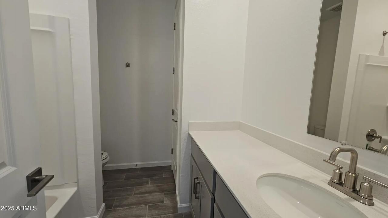 Real Estate Picture 6