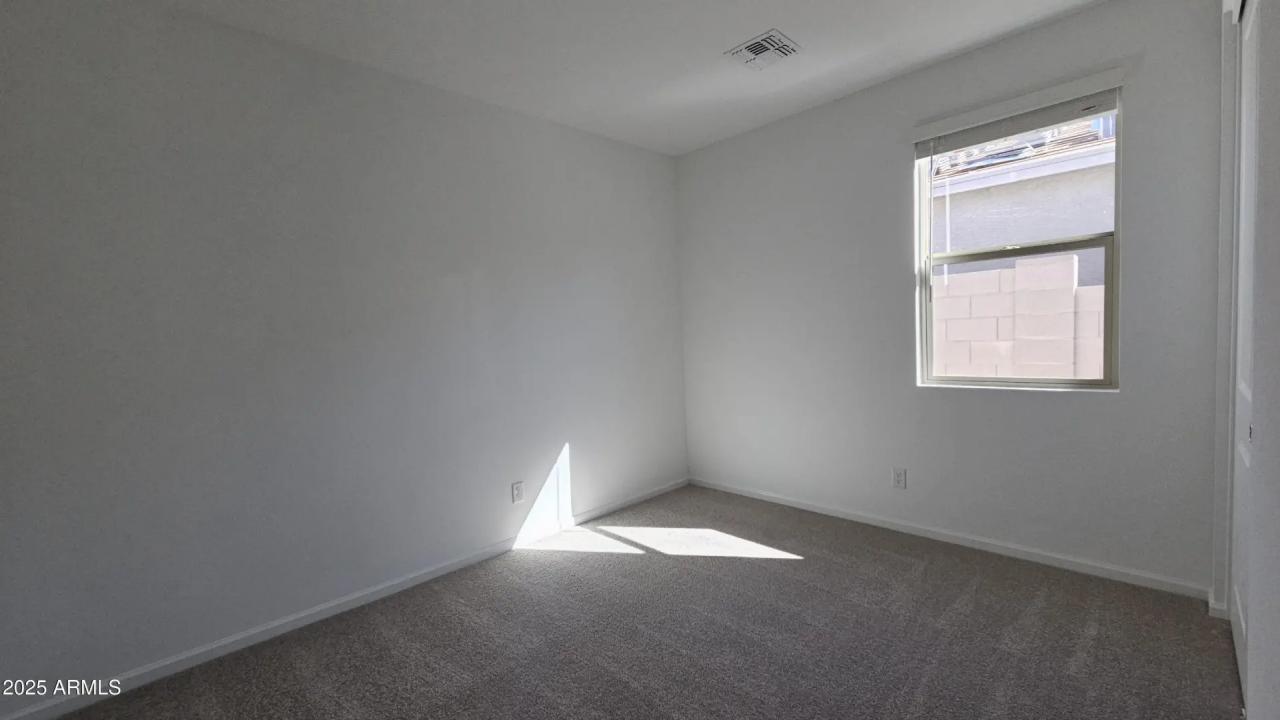 Real Estate Picture 7