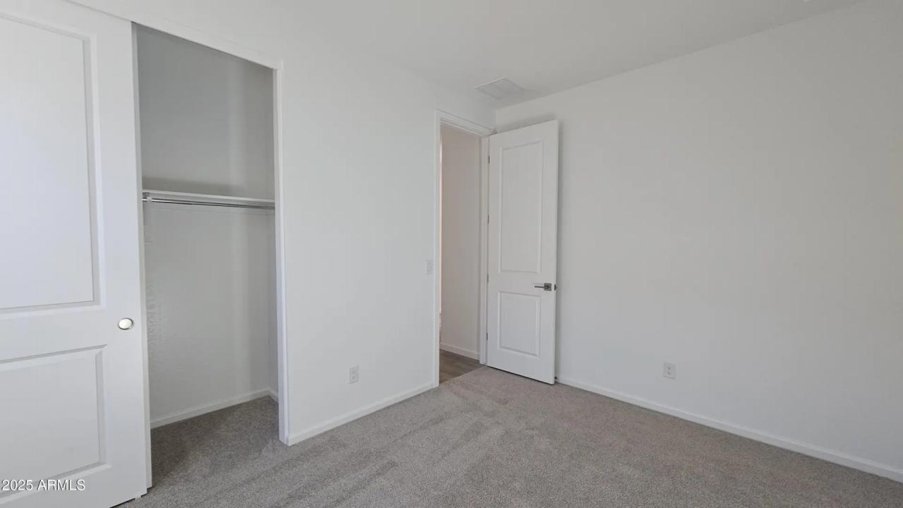 Real Estate Picture 8