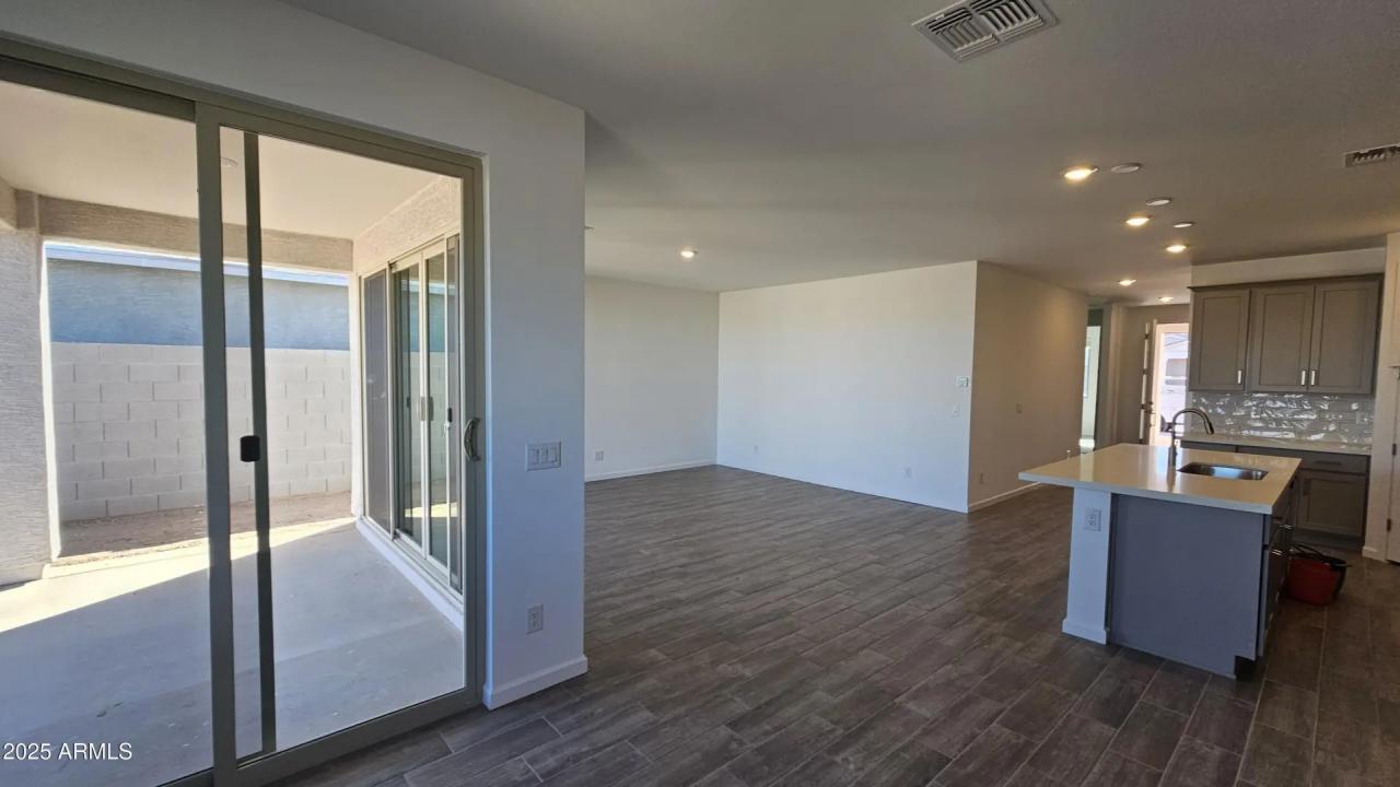 Real Estate Picture 13