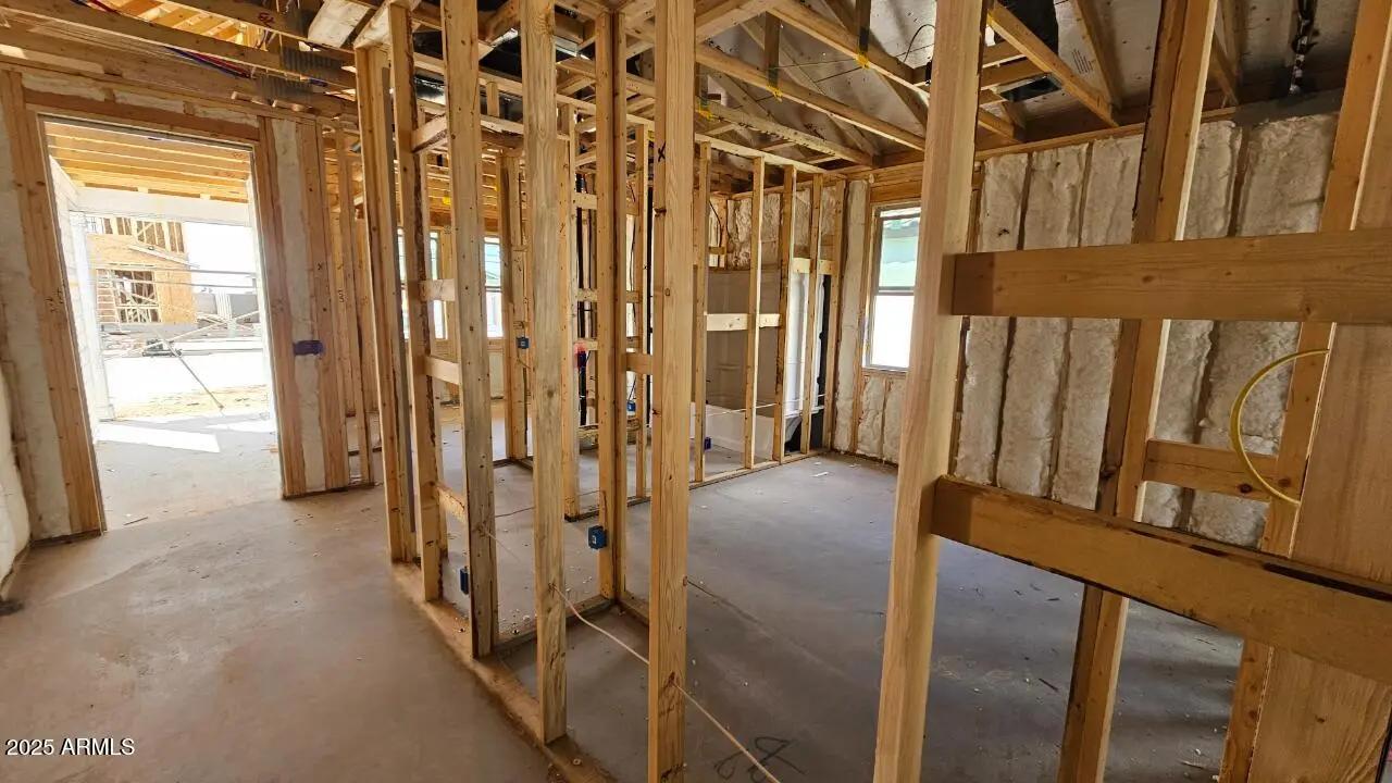 Real Estate Picture 3