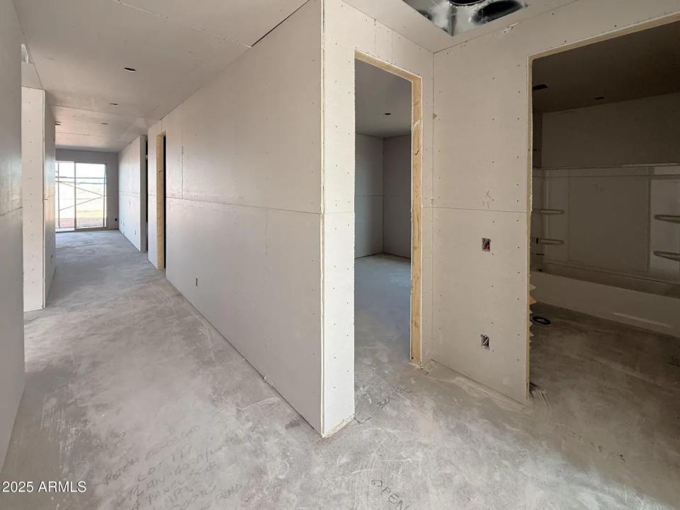 Real Estate Picture 3