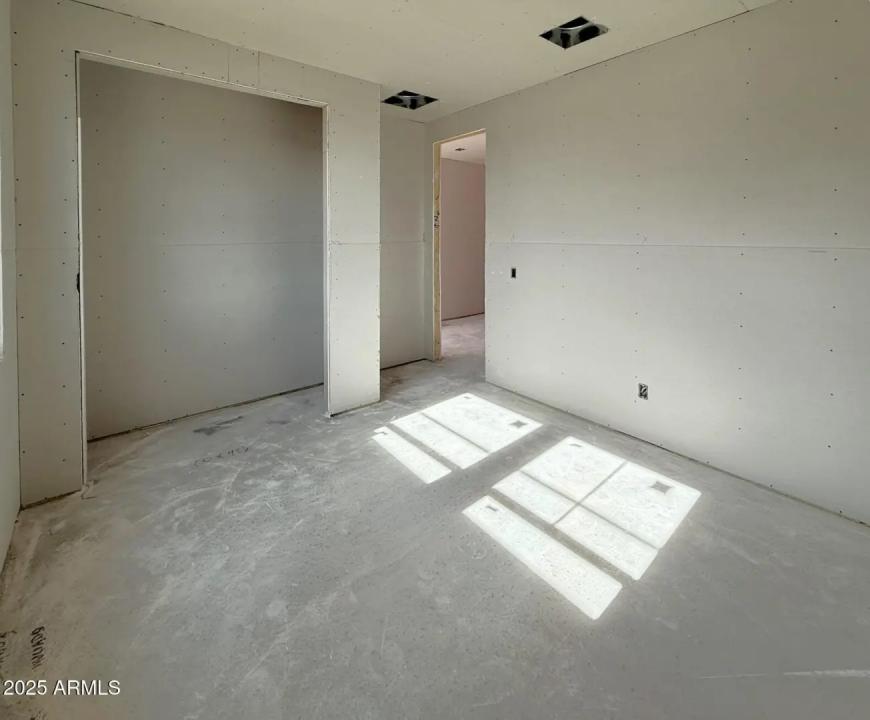 Real Estate Picture 4