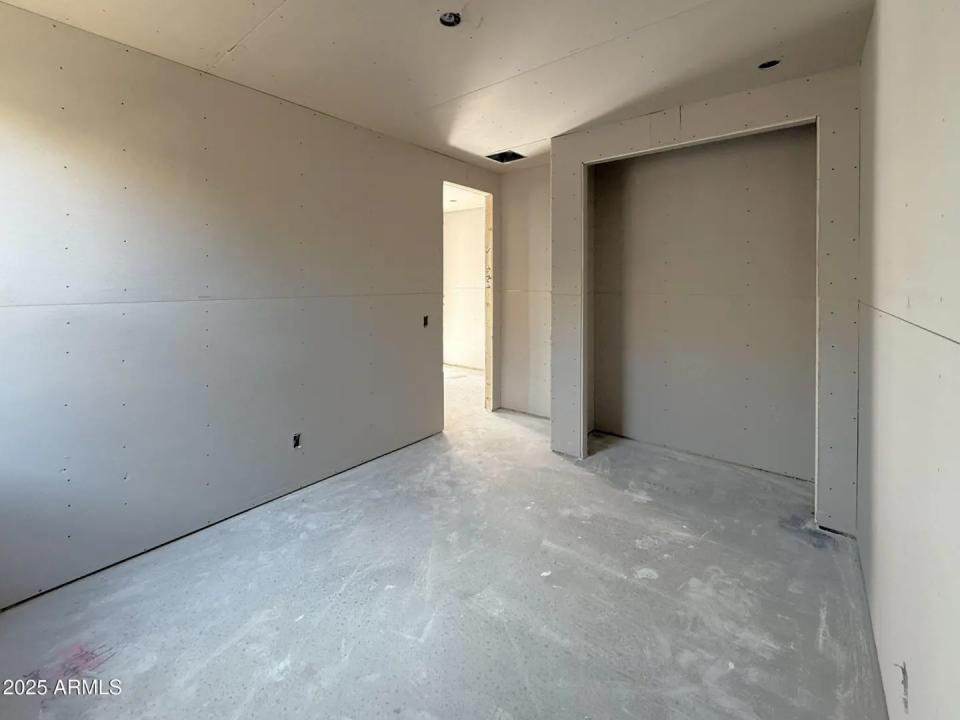 Real Estate Picture 6