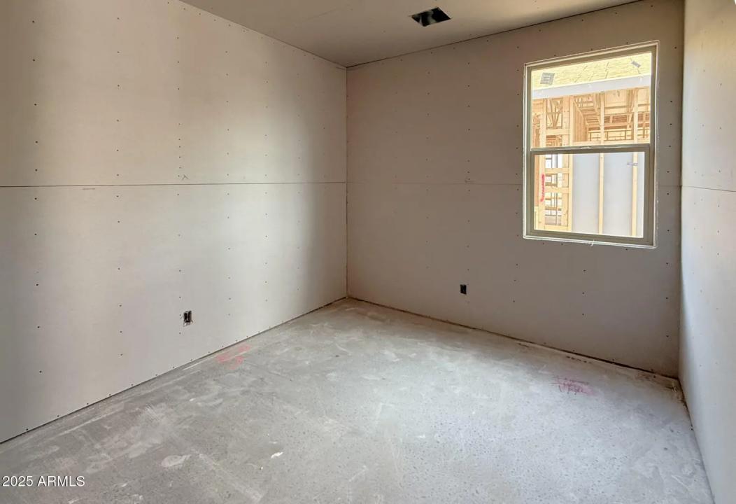 Real Estate Picture 7