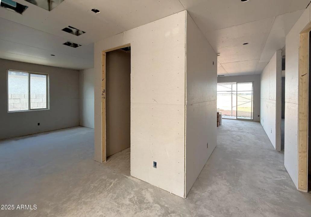 Real Estate Picture 8