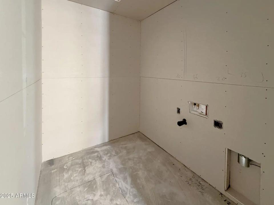 Real Estate Picture 11