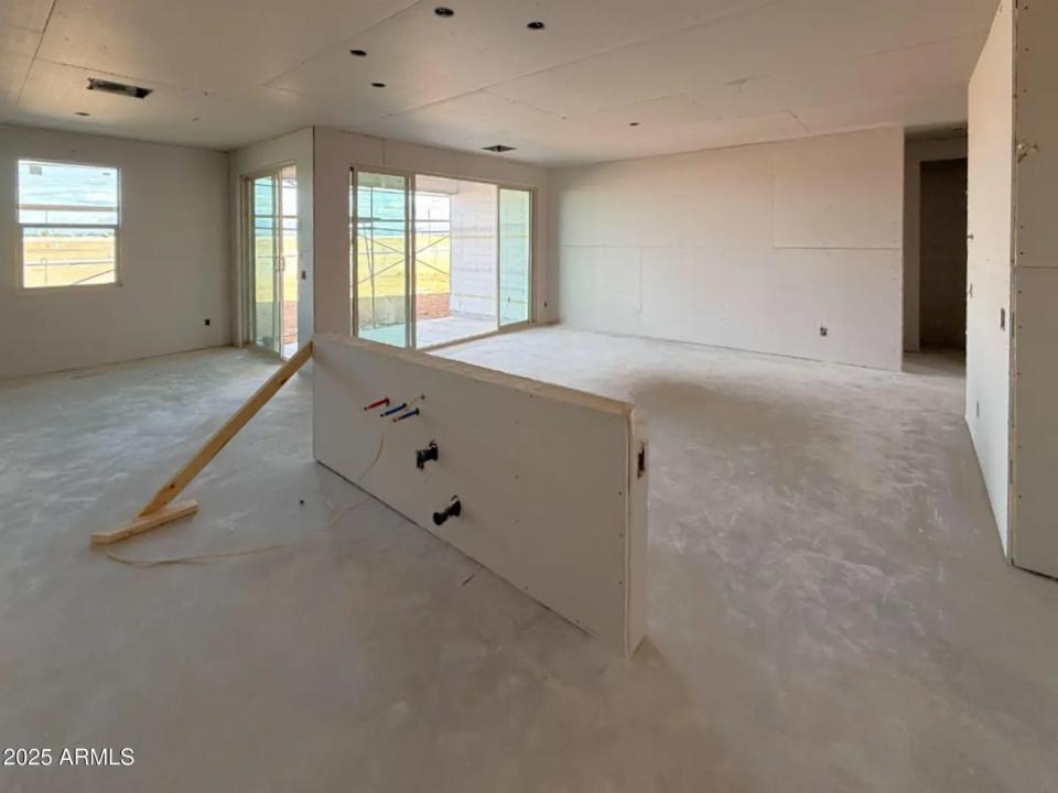 Real Estate Picture 13