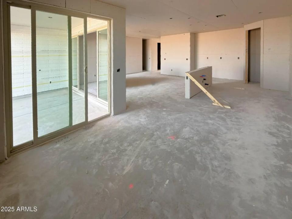 Real Estate Picture 14