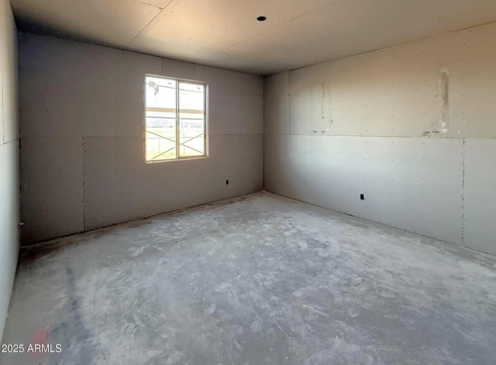 Real Estate Picture 15