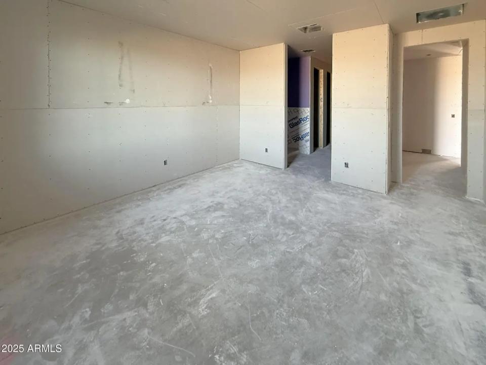 Real Estate Picture 16