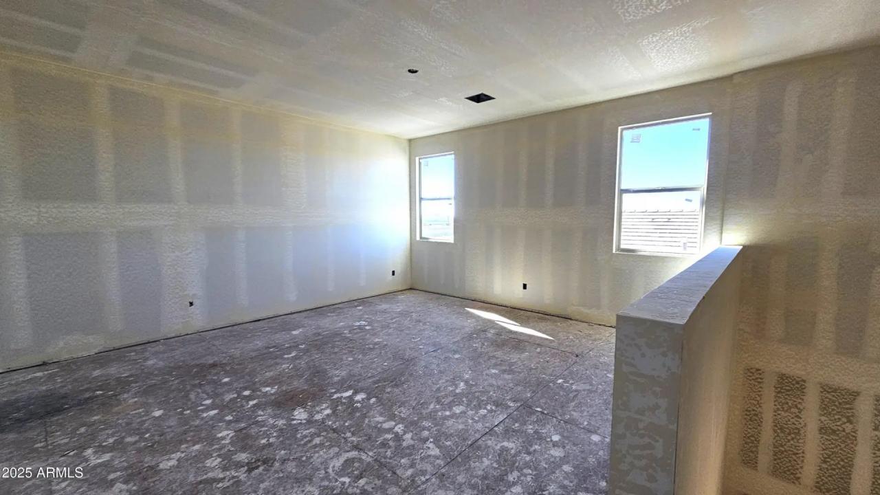 Real Estate Picture 12