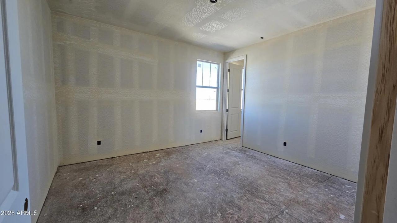 Real Estate Picture 16