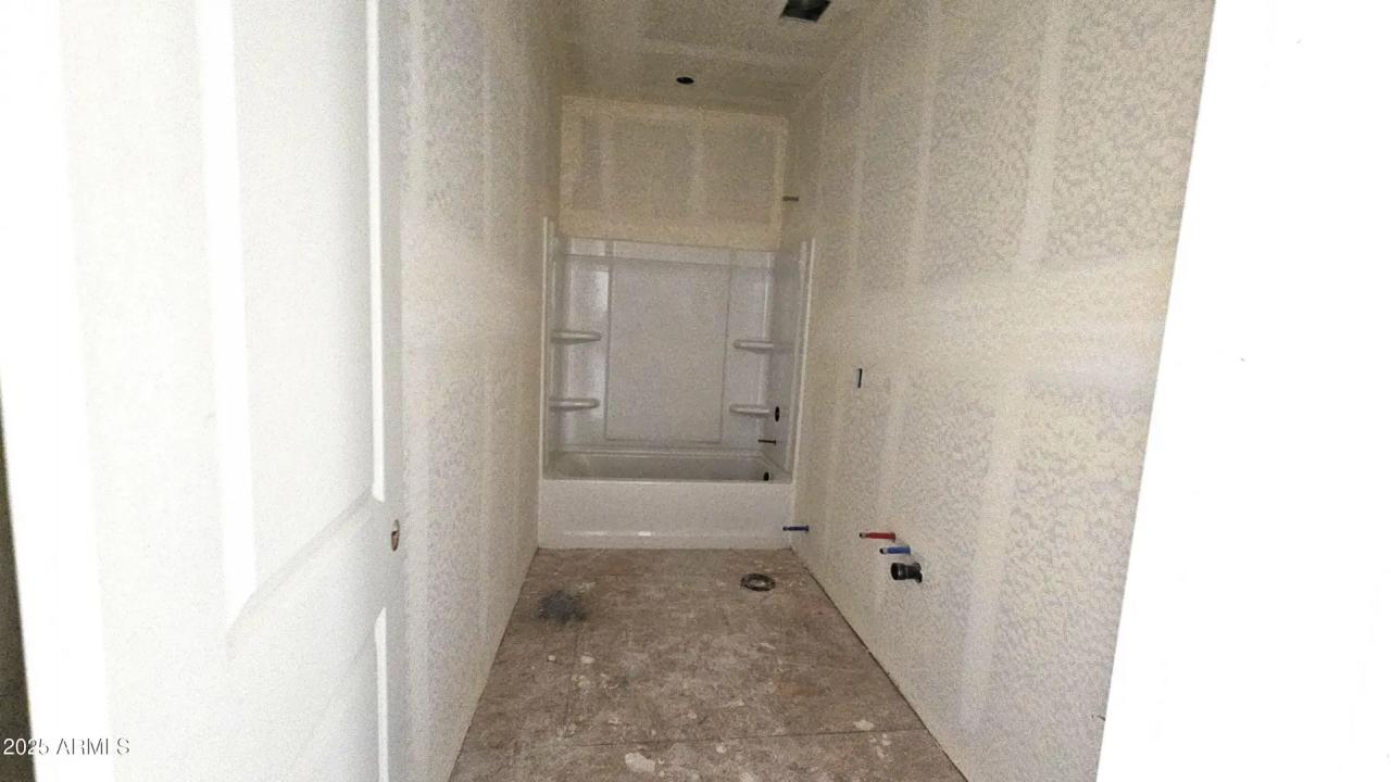 Real Estate Picture 18