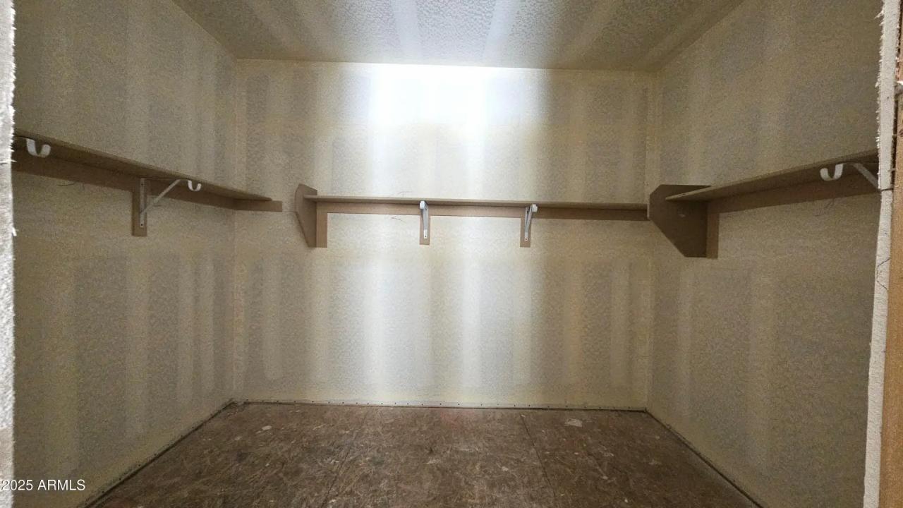 Real Estate Picture 24