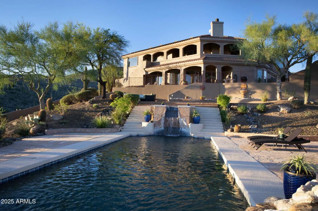 Real Estate Picture 3