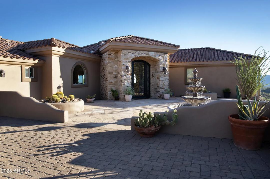 Real Estate Picture 4
