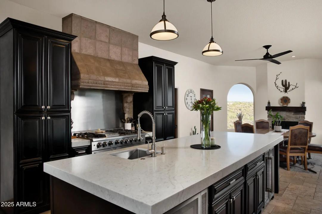 Real Estate Picture 10
