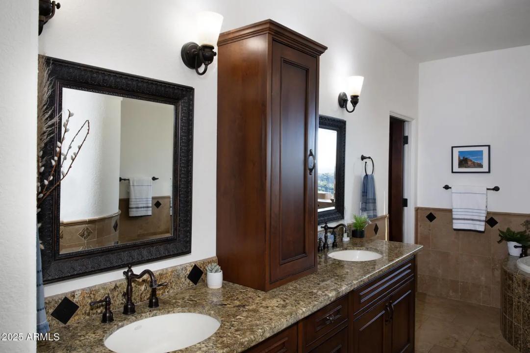 Real Estate Picture 15