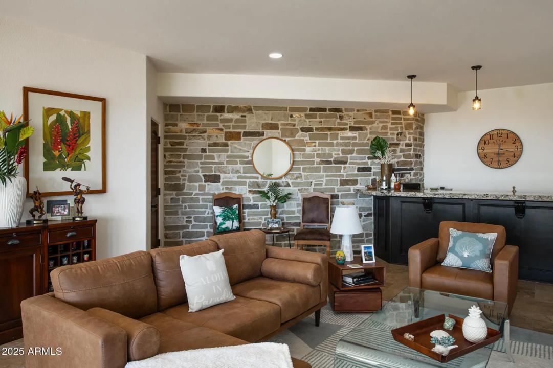 Real Estate Picture 24