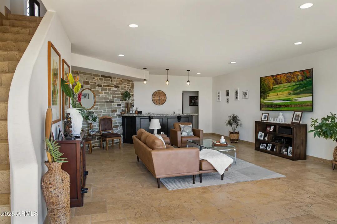 Real Estate Picture 25