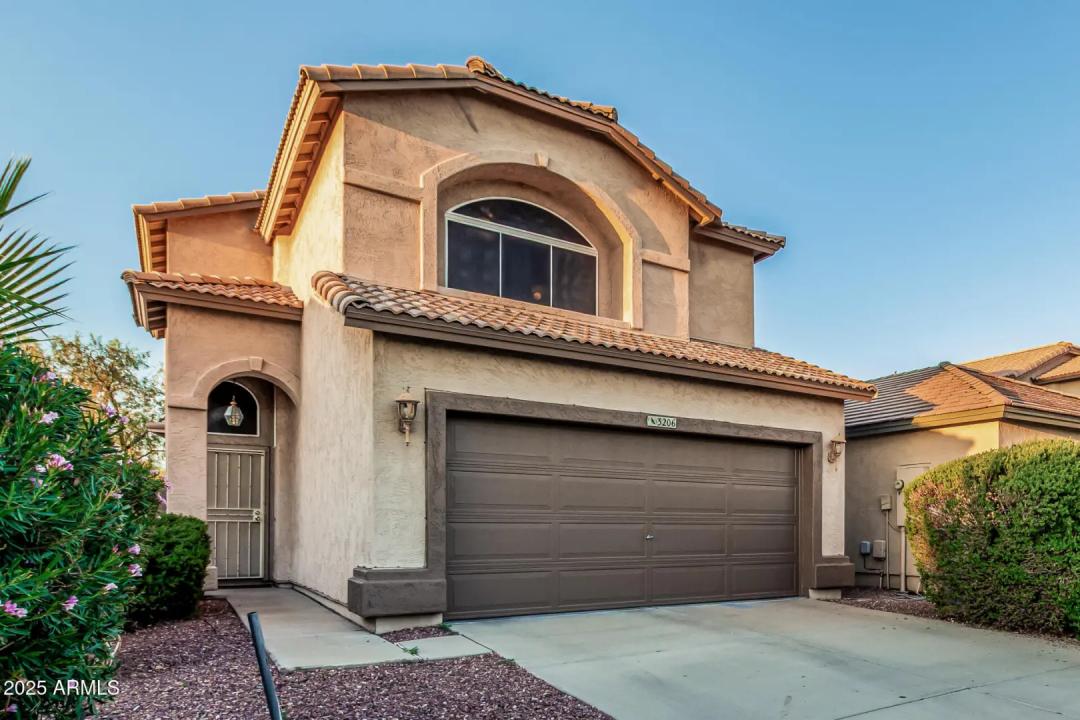 Real Estate Picture 4