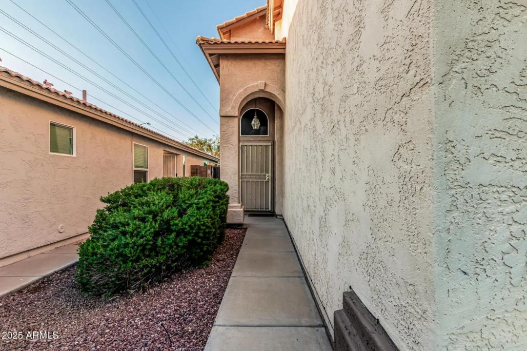 Real Estate Picture 7