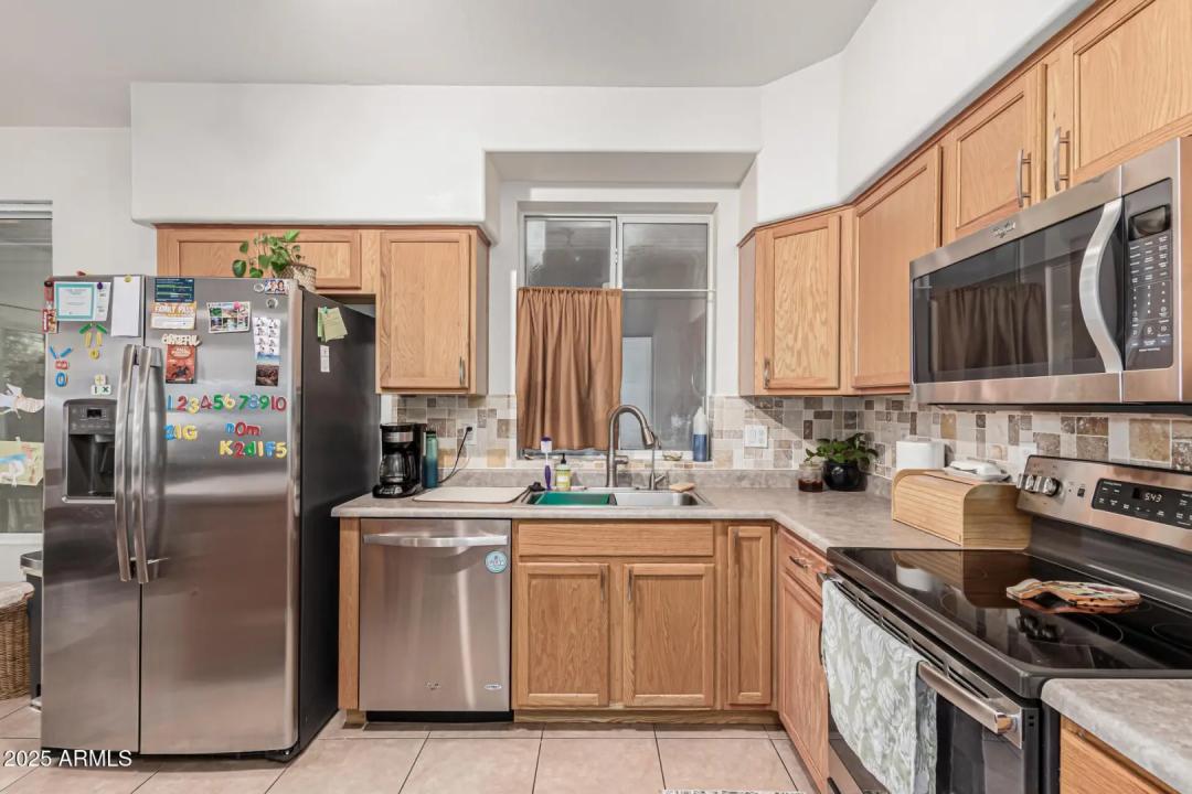 Real Estate Picture 15