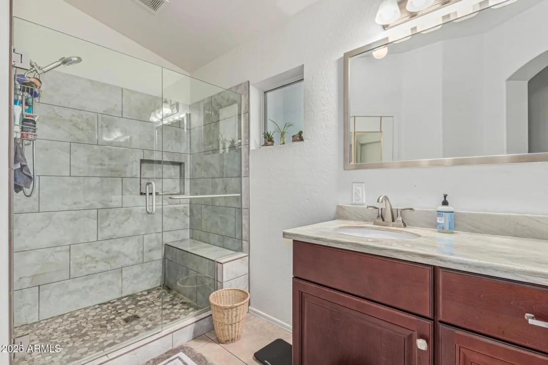 Real Estate Picture 19