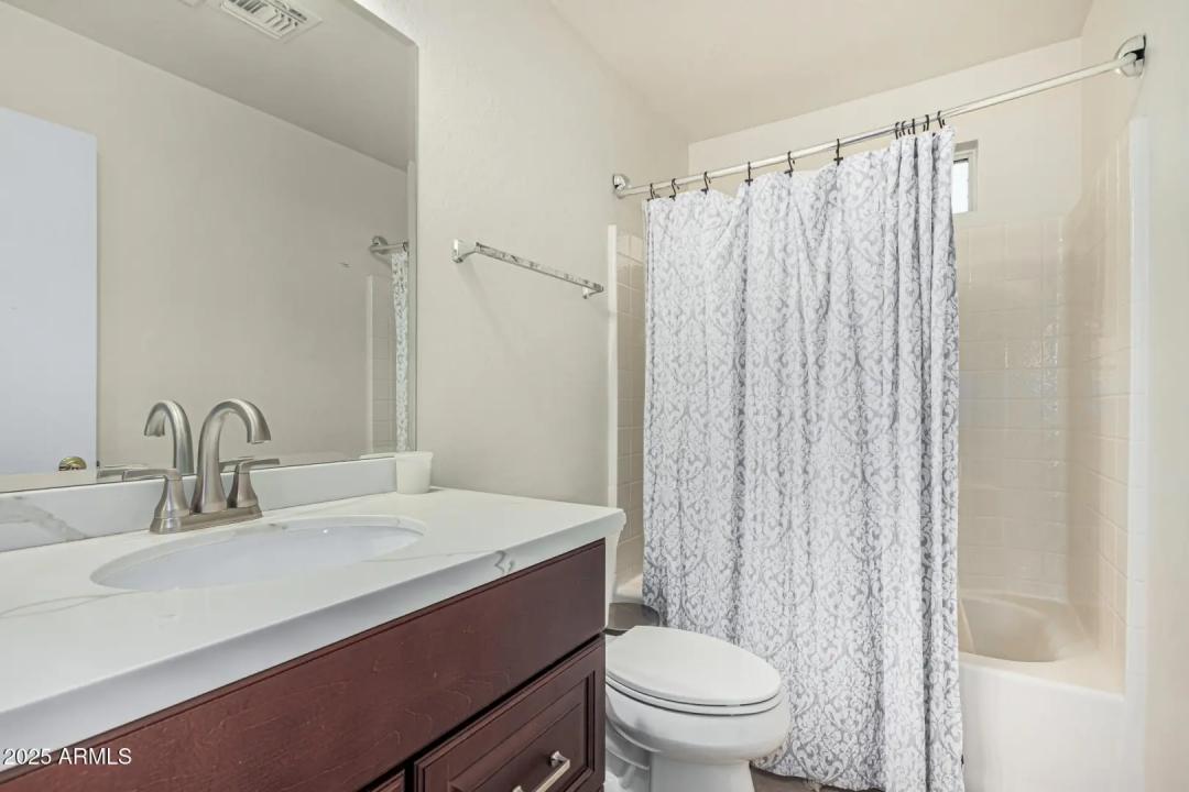 Real Estate Picture 23