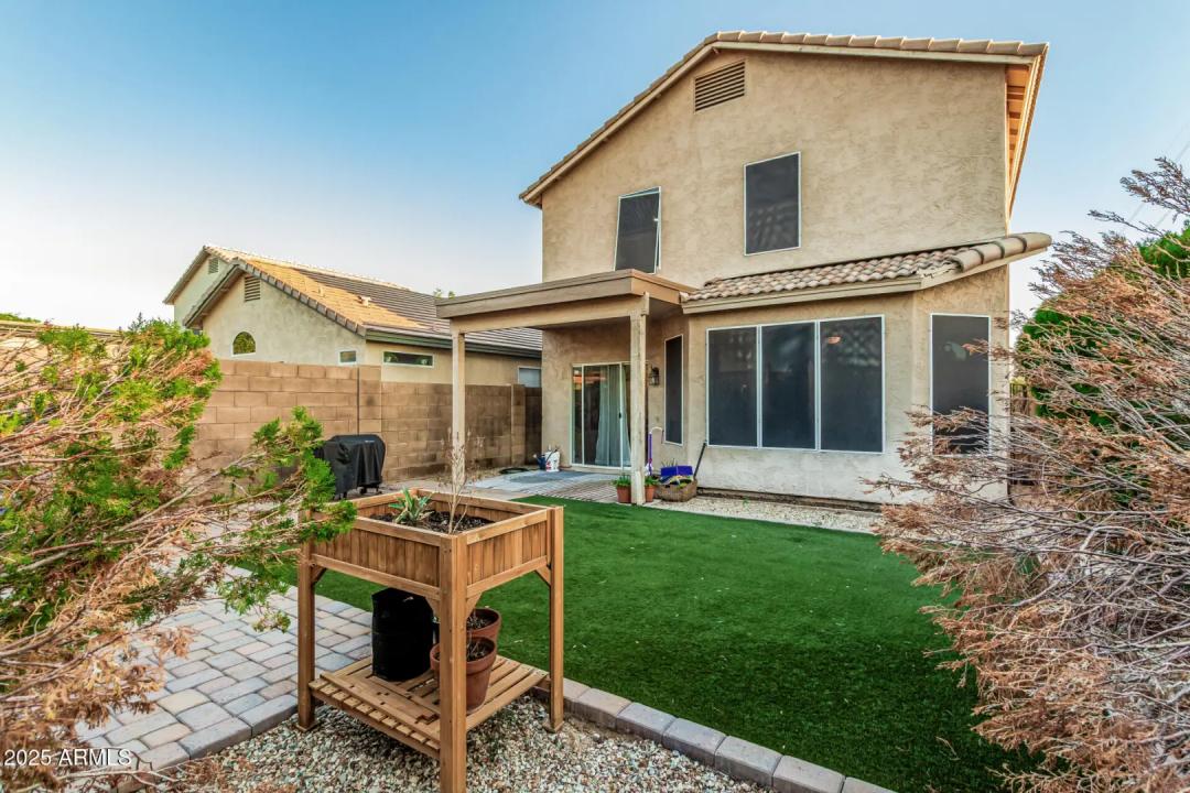 Real Estate Picture 32