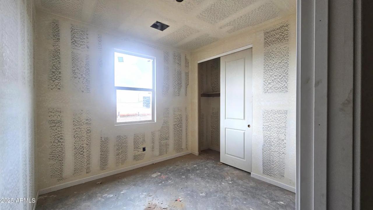 Real Estate Picture 5