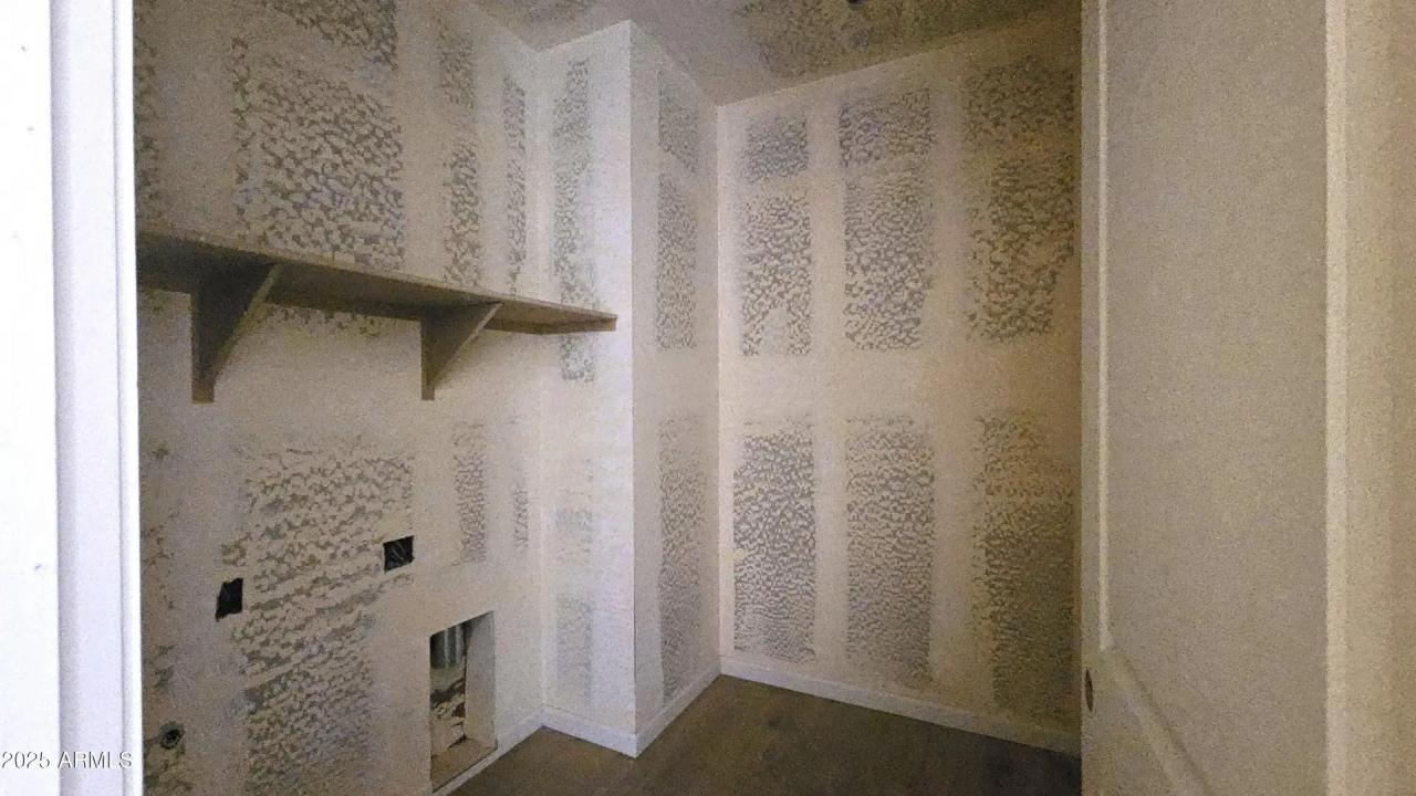 Real Estate Picture 6