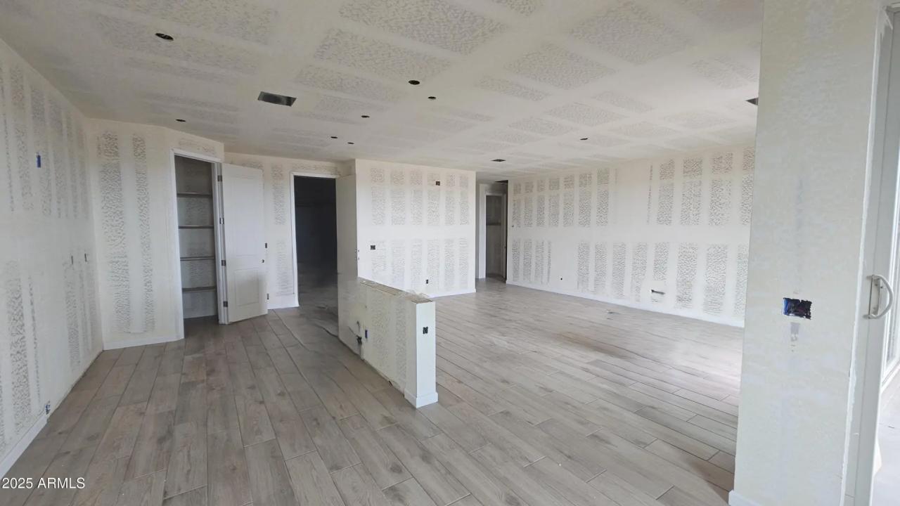 Real Estate Picture 8