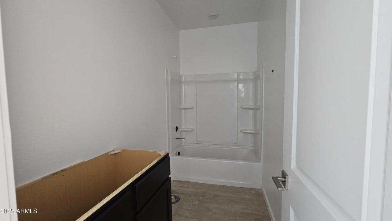 Real Estate Picture 5