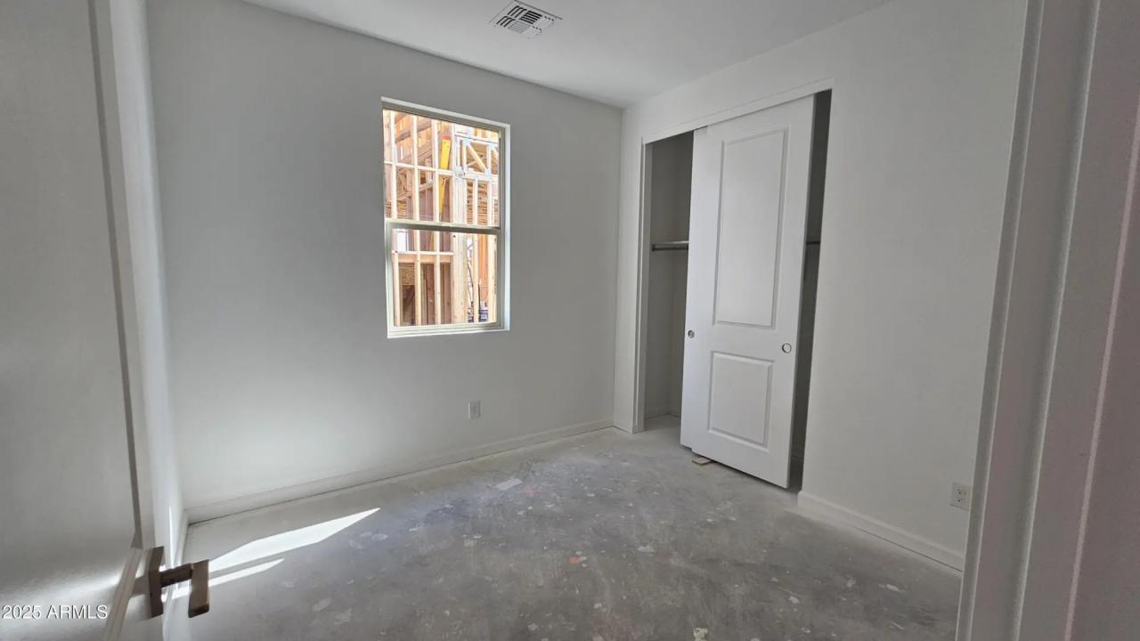 Real Estate Picture 6