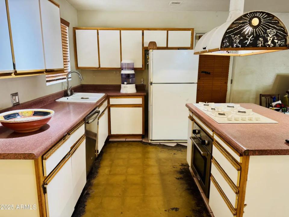 Real Estate Picture 9