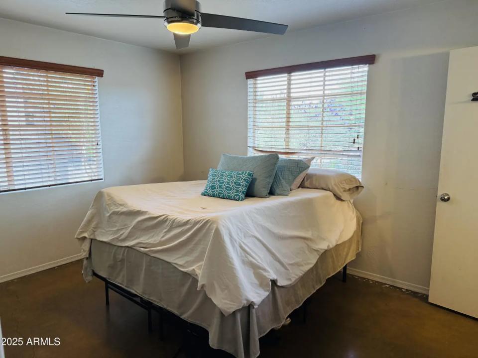 Real Estate Picture 13