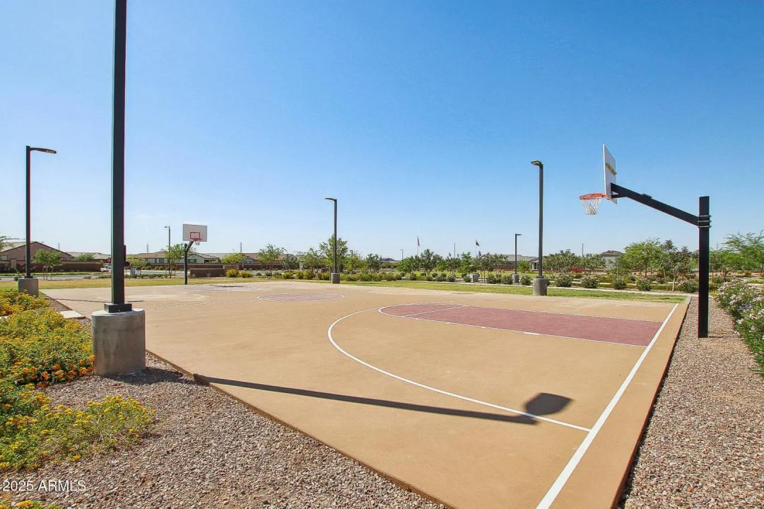 Real Estate Picture 7