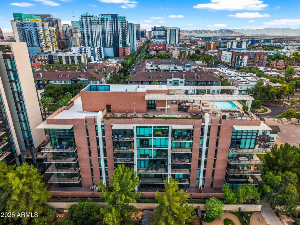 Real Estate Picture 19