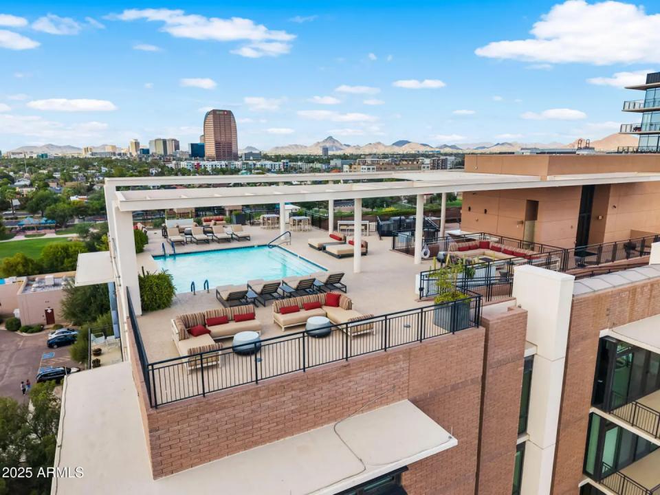 Real Estate Picture 23