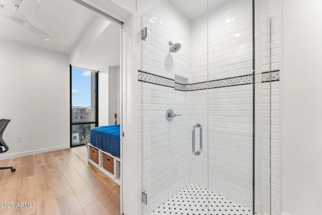 Real Estate Picture 16