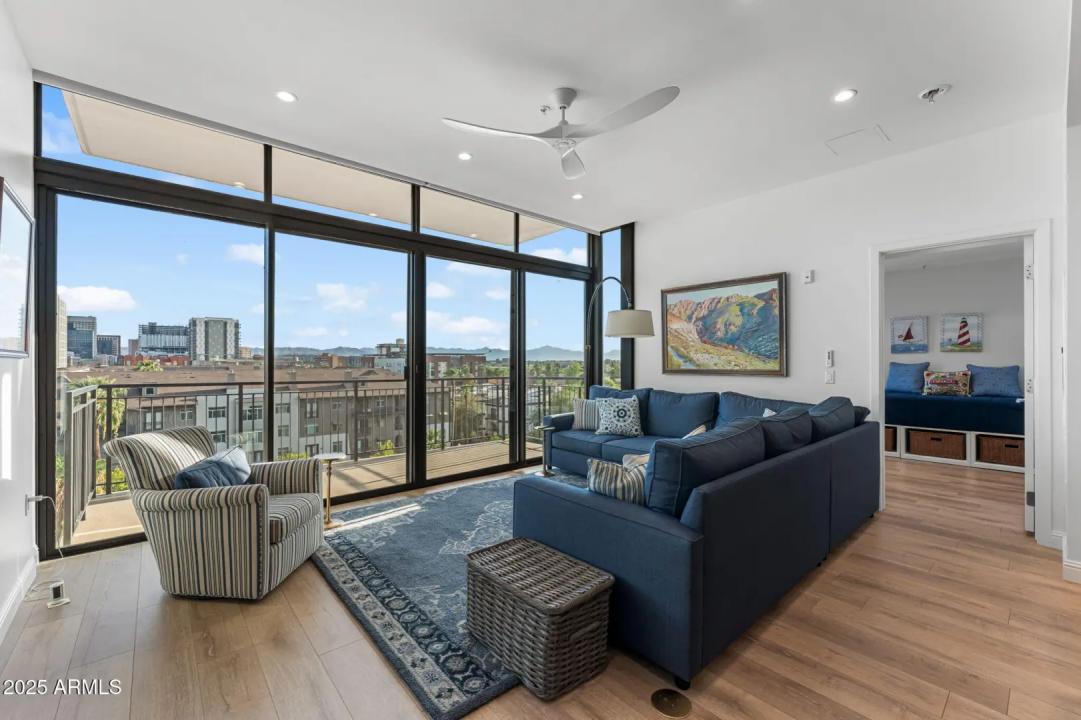 Real Estate Picture 7