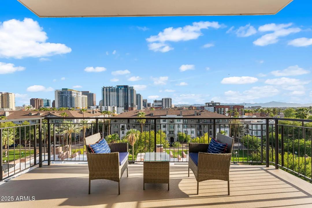 Real Estate Picture 3