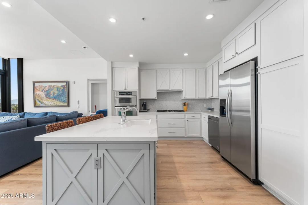 Real Estate Picture 8