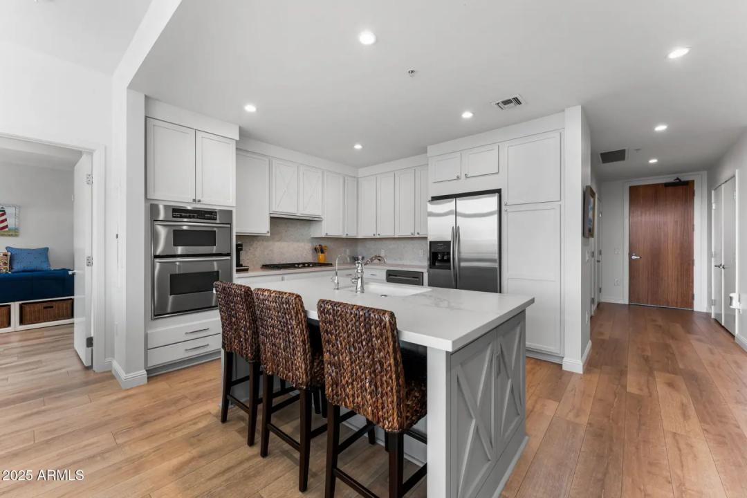Real Estate Picture 9