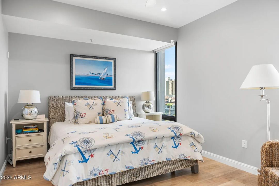 Real Estate Picture 11