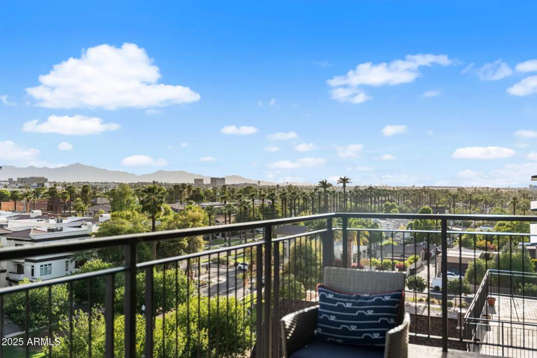 Real Estate Picture 5